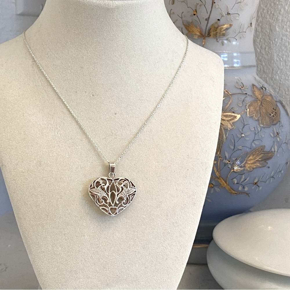 925 Sterling Silver Heart Filigree Pendant on 28” Silver Chain